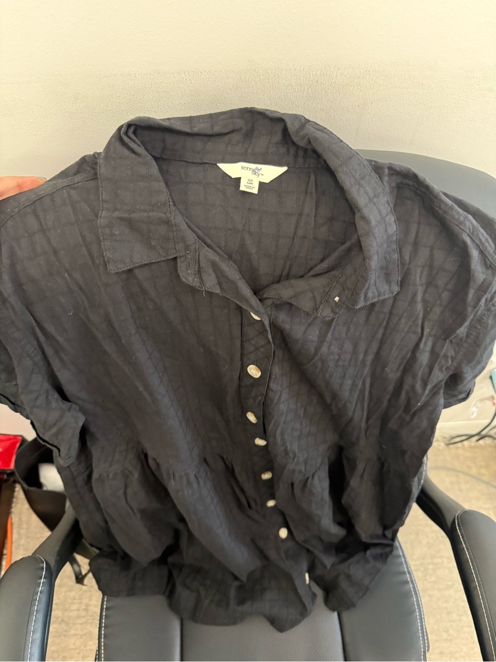 Black Button-Front Textured Short-Sleeve Blouse